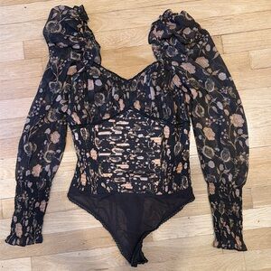 Long sleeve printed bodysuit, perfect for fall/winter